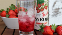 kitl jahodovy-koktejl-s-vodkou-1.jpg